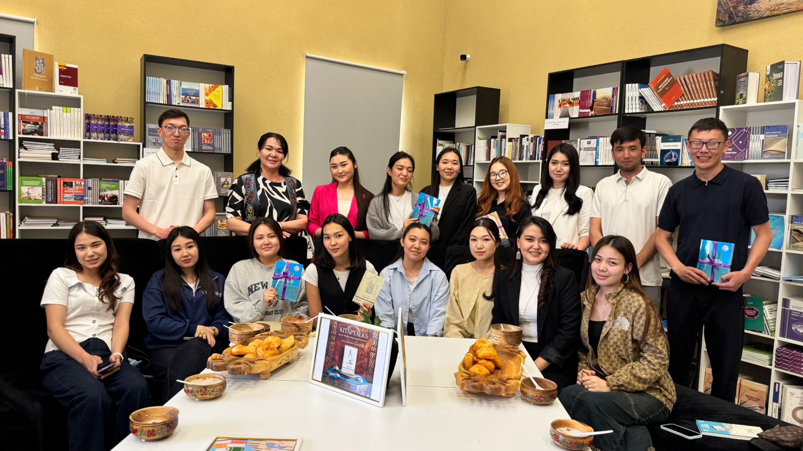 "Ұлттық кітап күні" мен "Кітапханашылар күні" атап өтілді